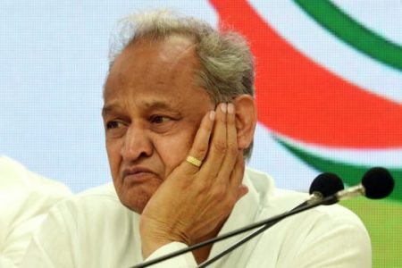 ସୋନିଆଙ୍କୁ କ୍ଷମା ମାଗି ନିର୍ବାଚନରୁ ଓହରିଲେ ଗେହଲଟ